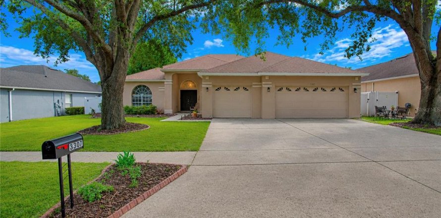 House in Gotha, Florida 4 bedrooms, 233.28 sq.m. № 2220664