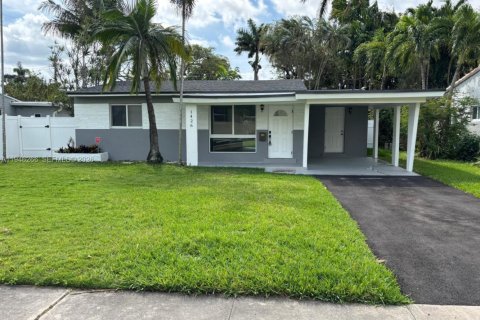 House in Hollywood, Florida 2 bedrooms, 92.9 sq.m. № 2002589
