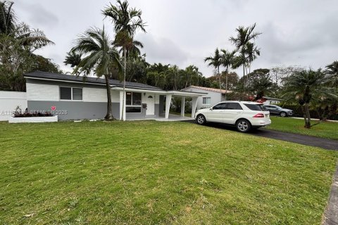 House in Hollywood, Florida 2 bedrooms, 92.9 sq.m. № 2002589 - photo 10