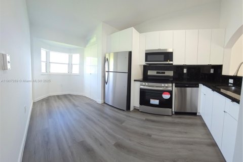 Appartement à louer à Homestead, Floride: 2 chambres, 75.72 m2 № 1964537 - photo 2