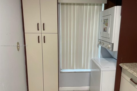 Condominio en alquiler en Plantation, Florida, 2 dormitorios, 98.94 m2 № 2019212 - foto 5