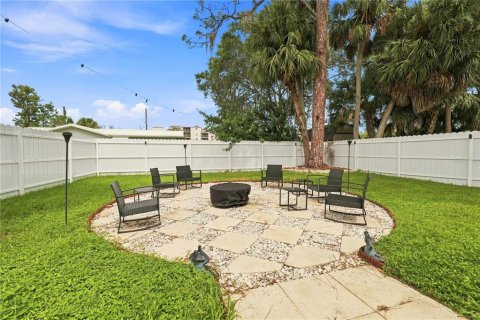 House in Port Richey, Florida 3 bedrooms, 107.02 sq.m. № 2360633 - photo 26