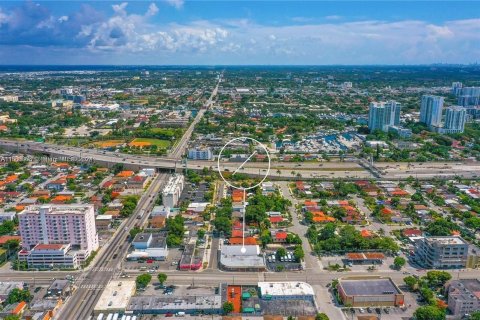 Commercial property in Miami, Florida № 2088560 - photo 3