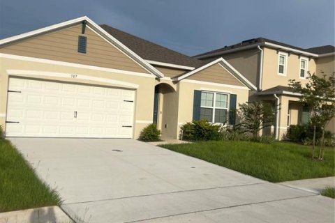 House in Winter Haven, Florida 4 bedrooms, 173.45 sq.m. № 1687267 - photo 1