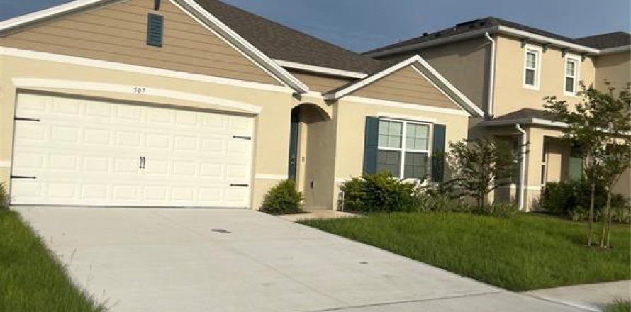 House in Winter Haven, Florida 4 bedrooms, 173.45 sq.m. № 1687267