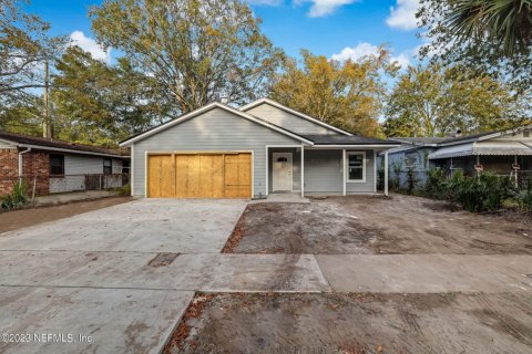 House in Jacksonville, Florida 3 bedrooms, 137.12 sq.m. № 853523 - photo 1