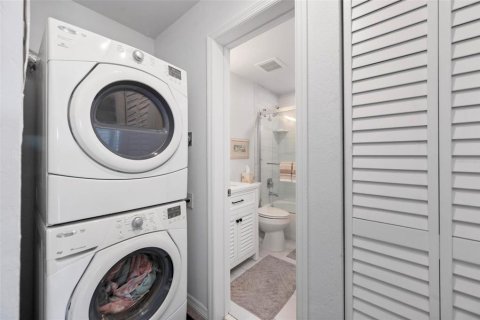 Купить кондоминиум в Порт-Шарлотт, Флорида 7 комнат, 82.96м2, № 2097587 - фото 26