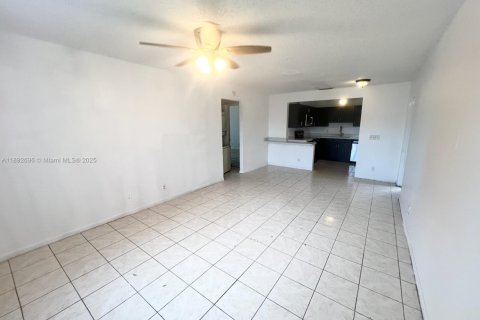 Copropriété à louer à Delray Beach, Floride: 2 chambres, 78.78 m2 № 1946412 - photo 3