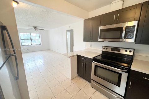 Copropriété à louer à Delray Beach, Floride: 2 chambres, 78.78 m2 № 1946412 - photo 2