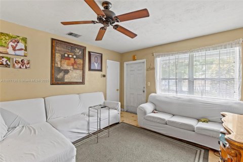 Casa en venta en West Park, Florida, 3 dormitorios, 97.55 m2 № 1944408 - foto 3