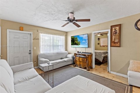 Casa en venta en West Park, Florida, 3 dormitorios, 97.55 m2 № 1944408 - foto 4