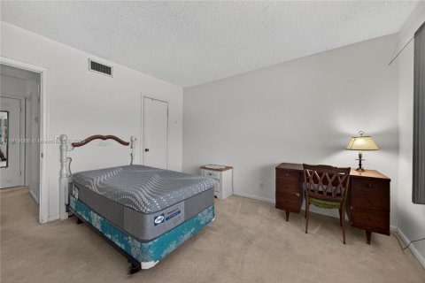 Condo in Fort Lauderdale, Florida, 1 bedroom  № 1975754 - photo 2