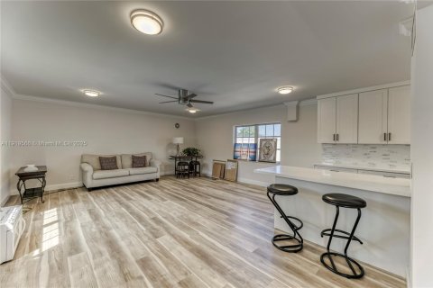 Condo in Fort Lauderdale, Florida, 1 bedroom  № 1975754 - photo 10