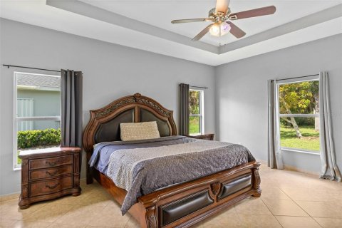 House in North Port, Florida 3 bedrooms, 183.02 sq.m. № 1782673 - photo 14