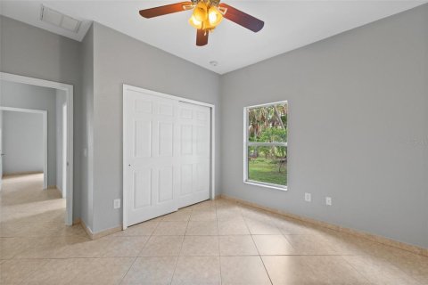 House in North Port, Florida 3 bedrooms, 183.02 sq.m. № 1782673 - photo 21