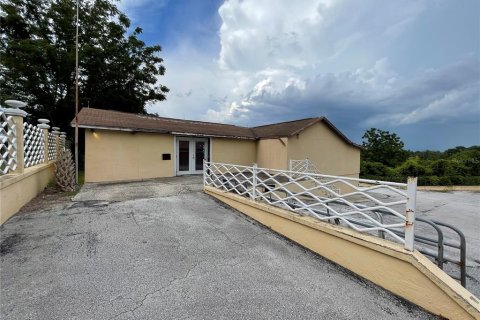 Propiedad comercial en venta en Fruitland Park, Florida № 2210586 - foto 26