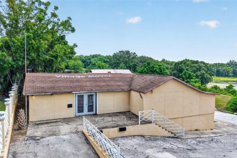 Propiedad comercial en venta en Fruitland Park, Florida № 2210586 - foto 3