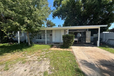 House in Orlando, Florida 2 bedrooms, 85.47 sq.m. № 1871132 - photo 1