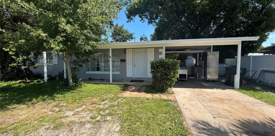 House in Orlando, Florida 2 bedrooms, 85.47 sq.m. № 1871132