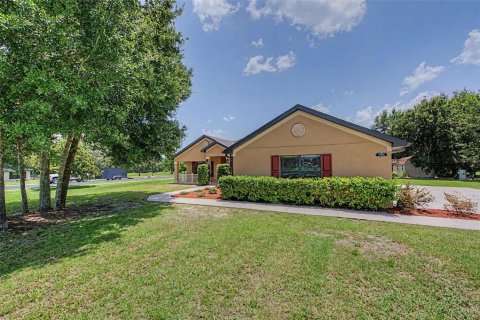 House in Dade City, Florida 4 bedrooms, 212.47 sq.m. № 2239283 - photo 3