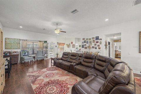 House in Dade City, Florida 4 bedrooms, 212.47 sq.m. № 2239283 - photo 7