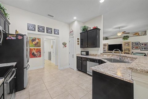 House in Dade City, Florida 4 bedrooms, 212.47 sq.m. № 2239283 - photo 16
