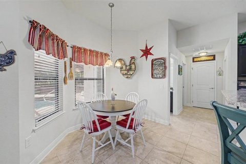 House in Dade City, Florida 4 bedrooms, 212.47 sq.m. № 2239283 - photo 23