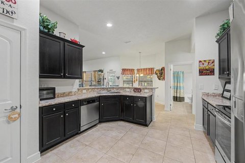 House in Dade City, Florida 4 bedrooms, 212.47 sq.m. № 2239283 - photo 19