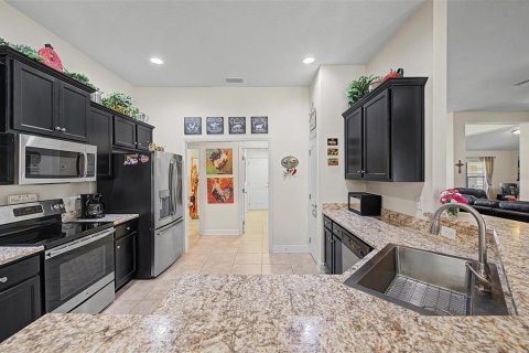 House in Dade City, Florida 4 bedrooms, 212.47 sq.m. № 2239283 - photo 20
