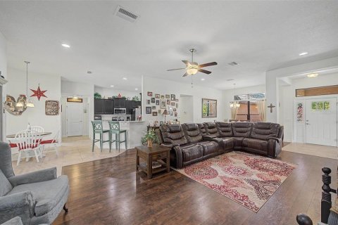 House in Dade City, Florida 4 bedrooms, 212.47 sq.m. № 2239283 - photo 8