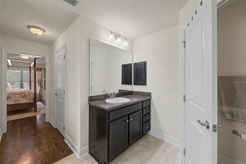 House in Dade City, Florida 4 bedrooms, 212.47 sq.m. № 2239283 - photo 29