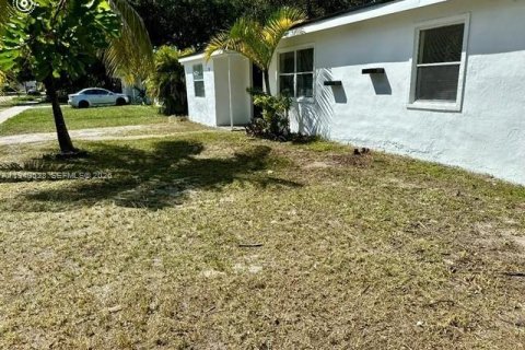 Casa en alquiler en West Park, Florida, 3 dormitorios, 100.52 m2 № 1997323 - foto 4