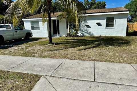 Casa en West Park, Florida 3 dormitorios, 100.52 m2 № 1997323