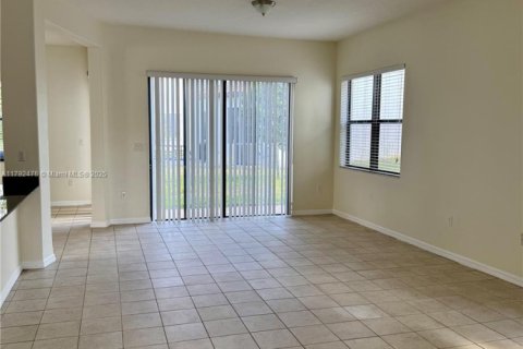 House in Miramar, Florida 3 bedrooms, 183.67 sq.m. № 1940719 - photo 5