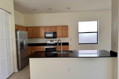 House in Miramar, Florida 3 bedrooms, 183.67 sq.m. № 1940719 - photo 4