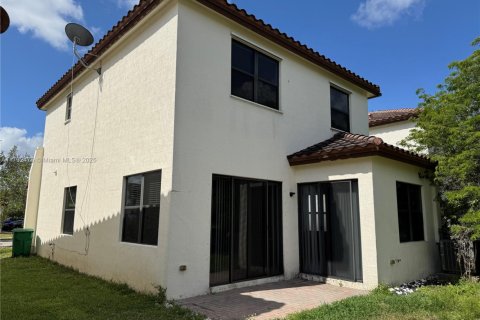 House in Miramar, Florida 3 bedrooms, 183.67 sq.m. № 1940719 - photo 22