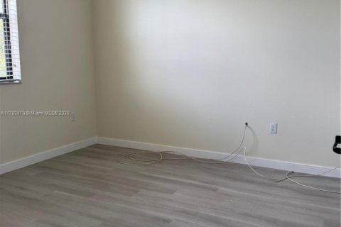 House in Miramar, Florida 3 bedrooms, 183.67 sq.m. № 1940719 - photo 16