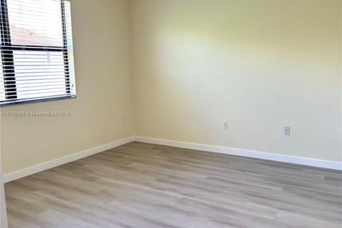 House in Miramar, Florida 3 bedrooms, 183.67 sq.m. № 1940719 - photo 17