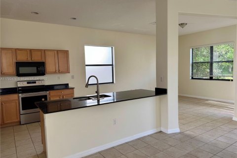 House in Miramar, Florida 3 bedrooms, 183.67 sq.m. № 1940719 - photo 3