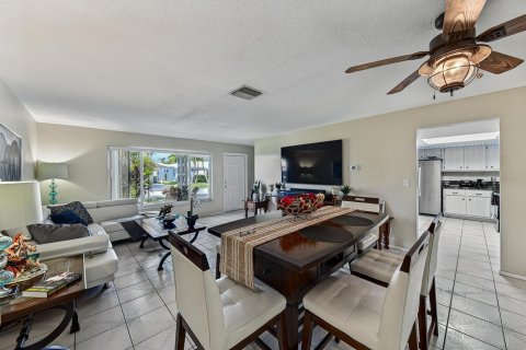 Casa en venta en Pompano Beach, Florida, 2 dormitorios, 128.39 m2 № 2317027 - foto 13
