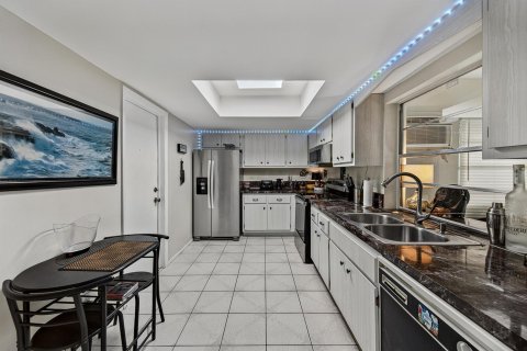 Casa en venta en Pompano Beach, Florida, 2 dormitorios, 128.39 m2 № 2317027 - foto 2