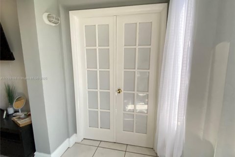 Condominio en venta en Miami, Florida, 3 dormitorios, 120.12 m2 № 1959007 - foto 10