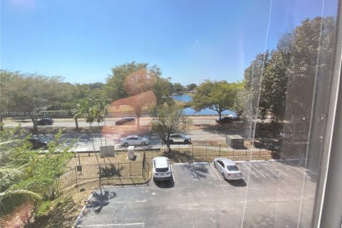 Condominio en venta en Miami, Florida, 3 dormitorios, 120.12 m2 № 1959007 - foto 18