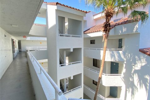 Condominio en venta en Miami, Florida, 3 dormitorios, 120.12 m2 № 1959007 - foto 3