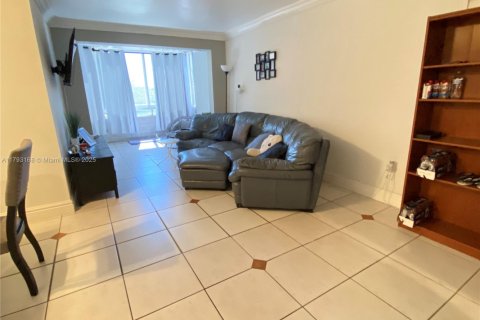 Condominio en venta en Miami, Florida, 3 dormitorios, 120.12 m2 № 1959007 - foto 5