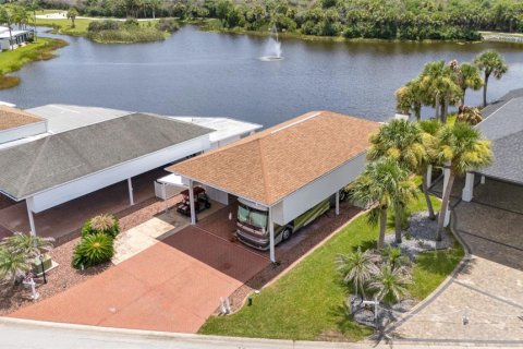 House in Titusville, Florida 1 bedroom, 102.19 sq.m. № 2238421 - photo 26