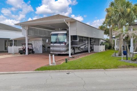 House in Titusville, Florida 1 bedroom, 102.19 sq.m. № 2238421 - photo 24