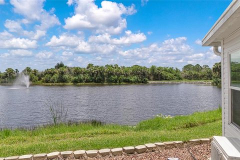 House in Titusville, Florida 1 bedroom, 102.19 sq.m. № 2238421 - photo 29