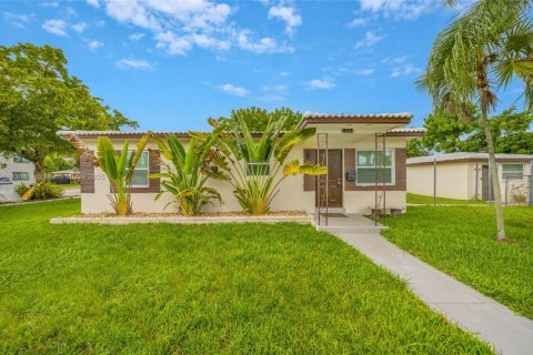 Commercial property in Hollywood, Florida 195.09 sq.m. № 1819902 - photo 3