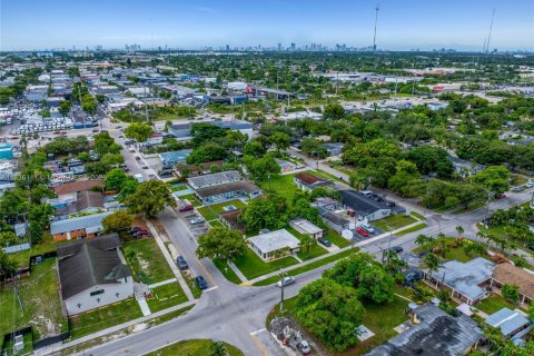 Commercial property in Hollywood, Florida 195.09 sq.m. № 1819902 - photo 16